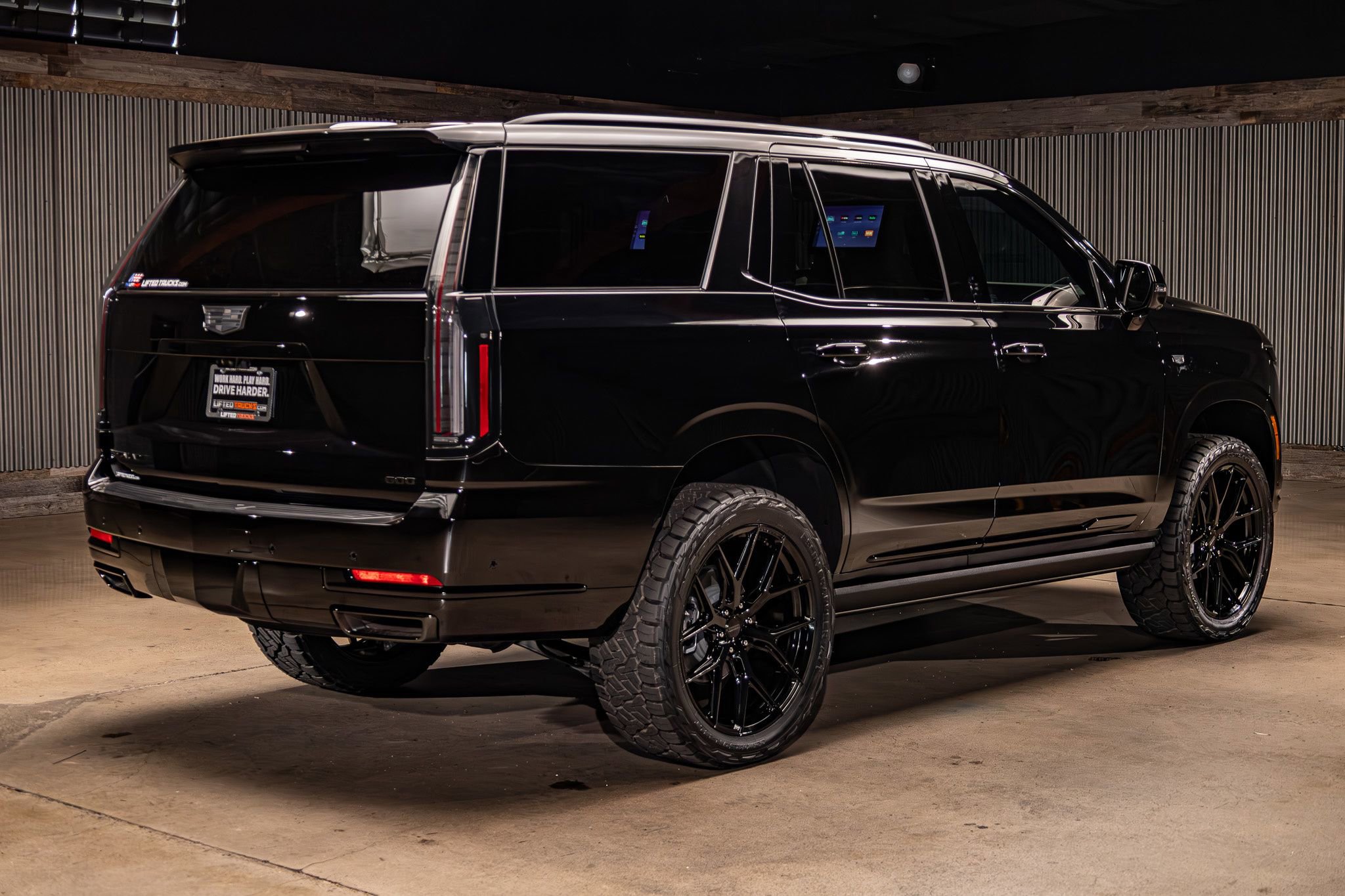 Used 2026 Cadillac Escalade Platinum Sport w/ LPO, ONYX Package image 9