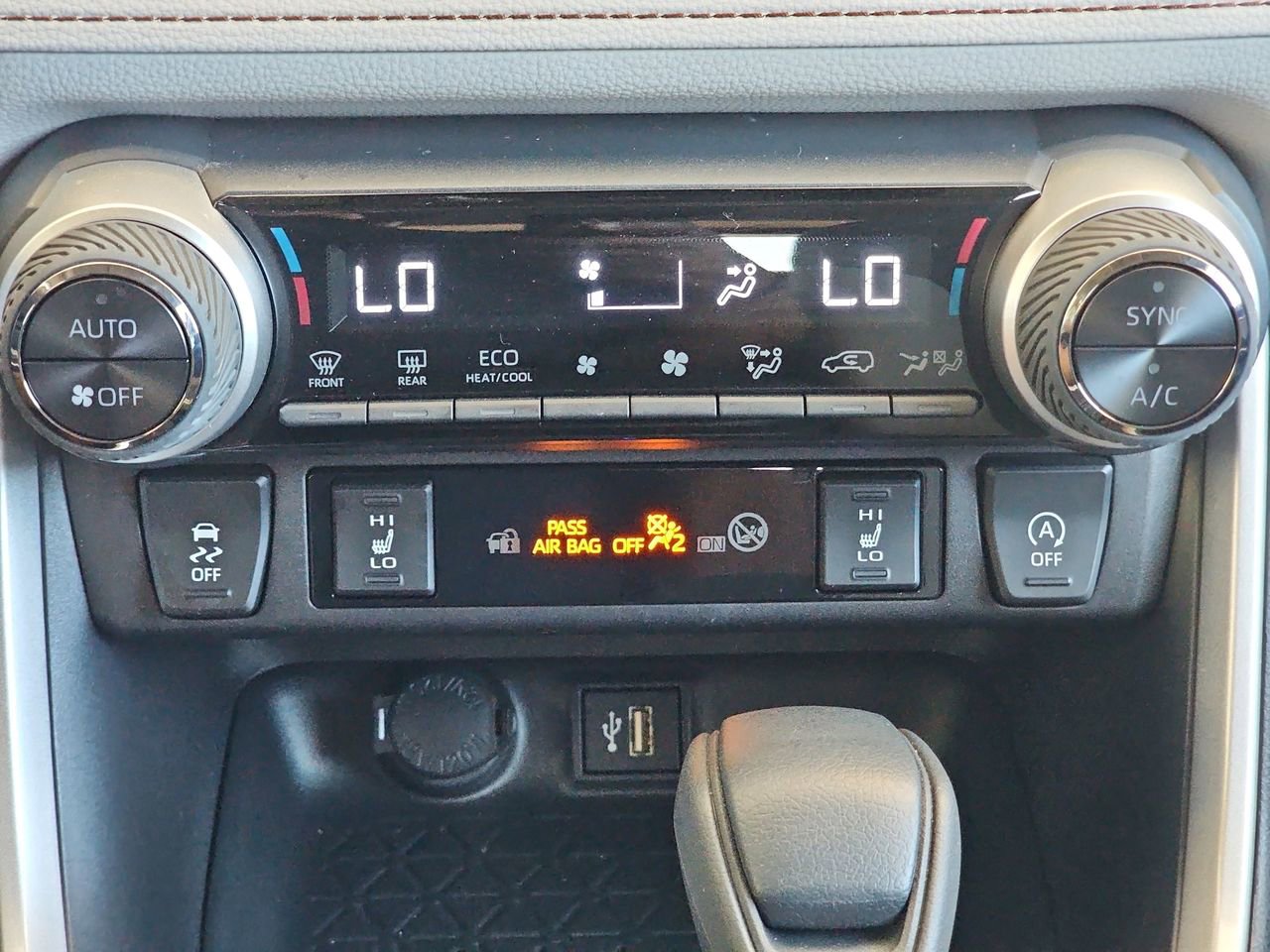 Used 2025 Toyota RAV4 XLE w/ Weather Package image 26