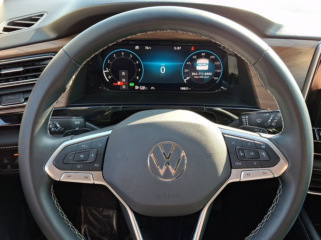 Used 2025 Volkswagen Atlas SE AWD/4WD image 21