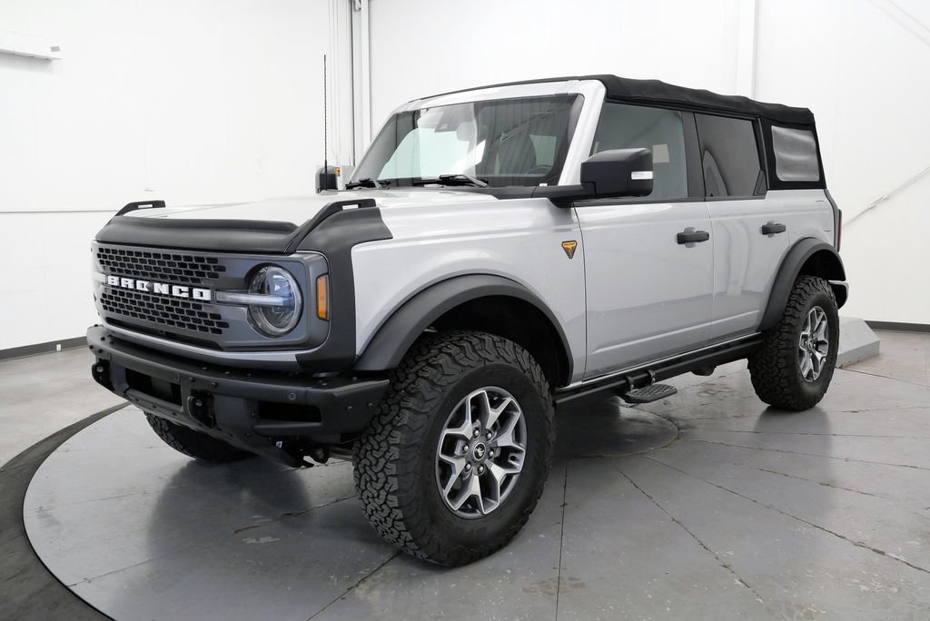 Used 2022 Ford Bronco Badlands AWD/4WD image 3