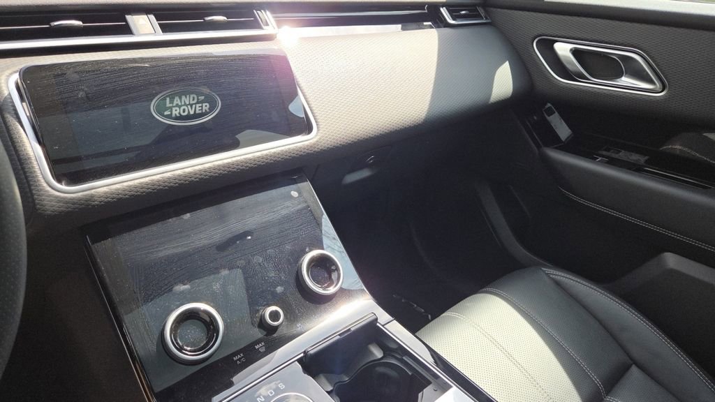Used 2020 Land Rover Range Rover Velar S image 35