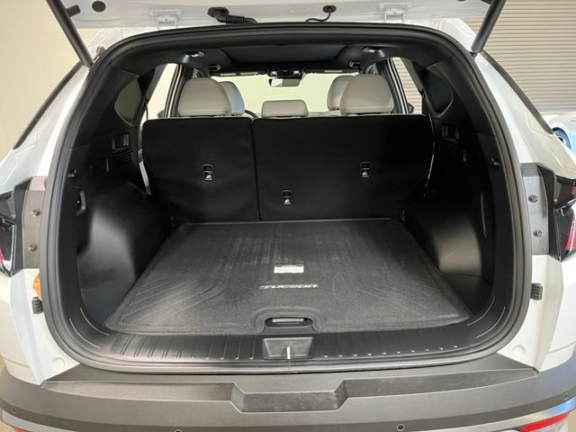 Used 2026 Hyundai Tucson Limited AWD/4WD image 16