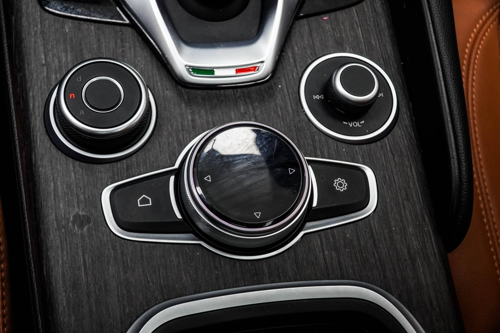 Used 2022 Alfa Romeo Giulia Ti RWD image 23