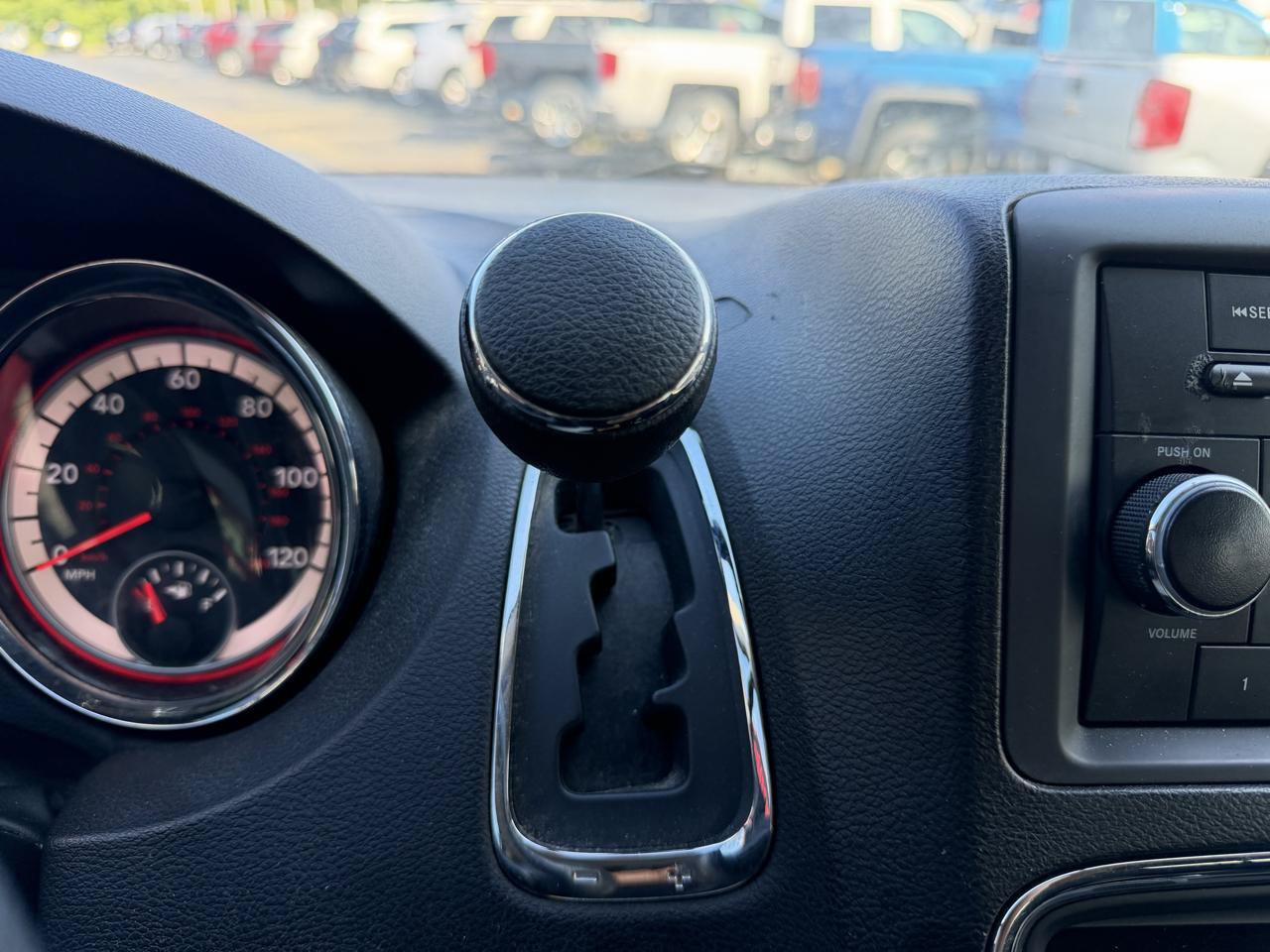 Used 2015 Dodge Grand Caravan American Value Package FWD image 18