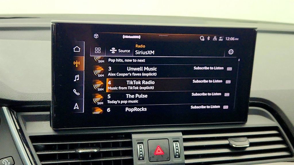 Used 2024 Audi Q5 2.0T Premium w/ Convenience Package image 19