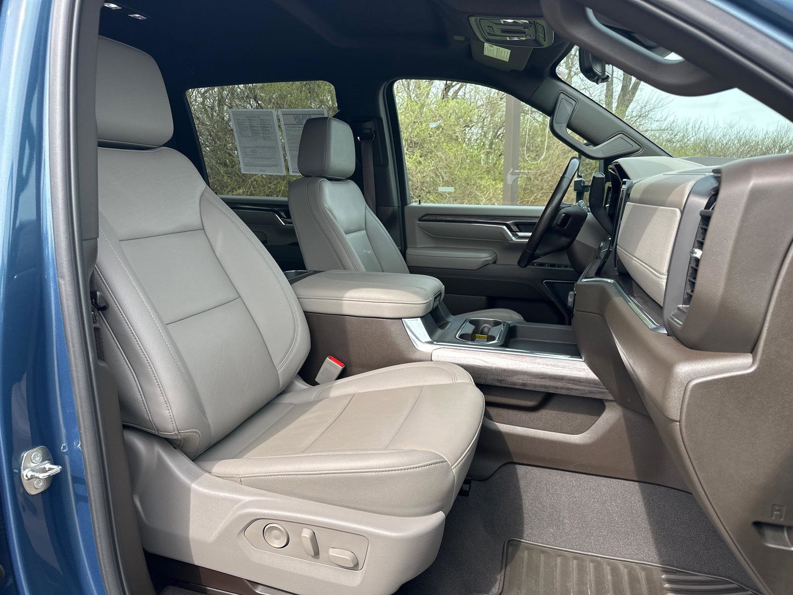 Used 2024 Chevrolet Silverado 2500 LTZ w/ LTZ Plus Package image 25