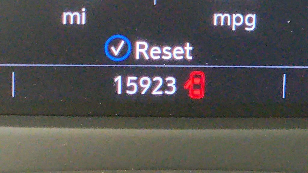 Certified 2023 Cadillac XT4 Premium Luxury w/ Cold Weather Package image 16