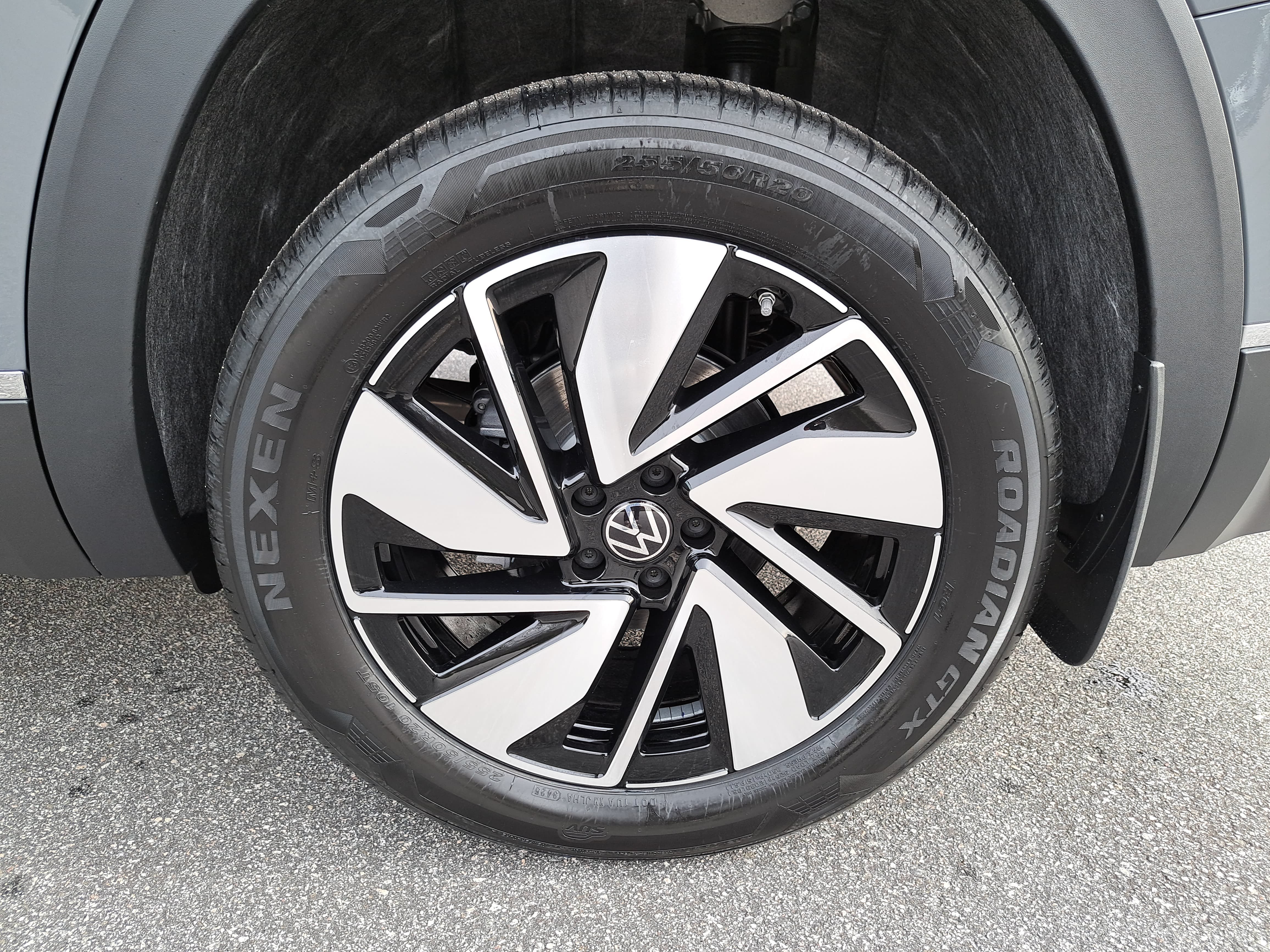 New 2026 Volkswagen Atlas SEL AWD/4WD image 32