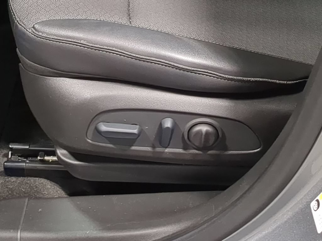 Used 2023 Buick Encore GX Select w/ Safety Package II AWD/4WD image 21