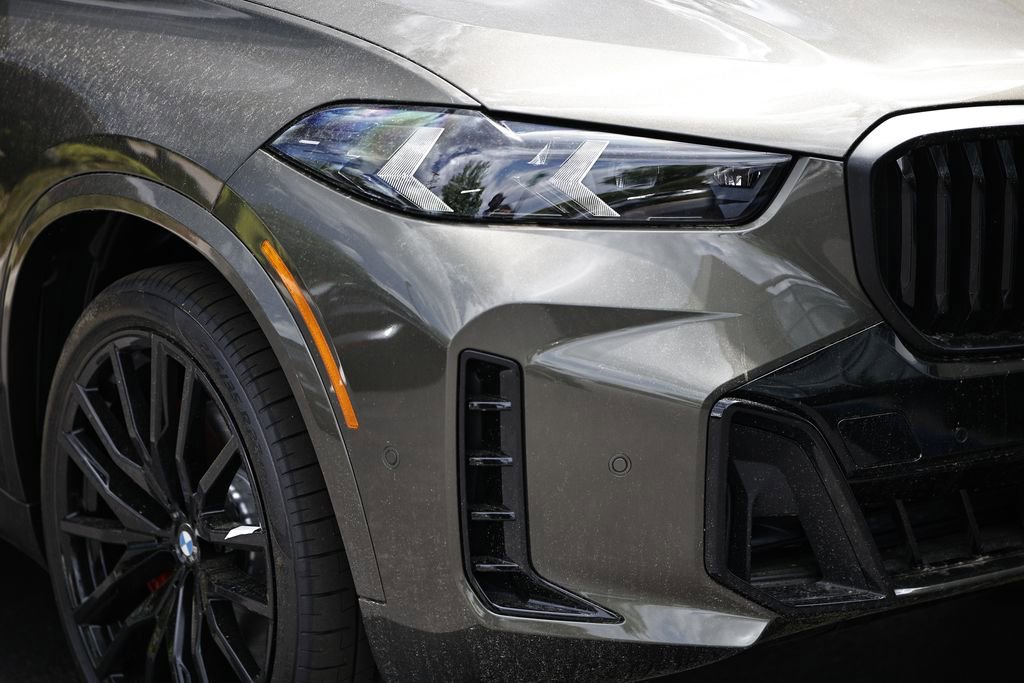 New 2026 BMW X5 xDrive40i w/ M Sport Package image 2