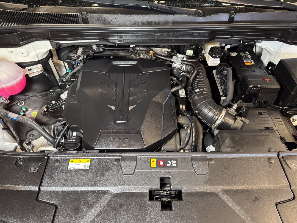 Used 2025 Kia Carnival EX FWD image 22