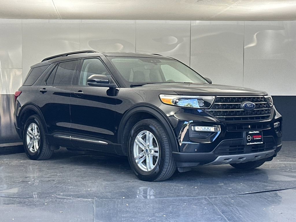 Used 2023 Ford Explorer XLT w/ Equipment Group 202A RWD image 1