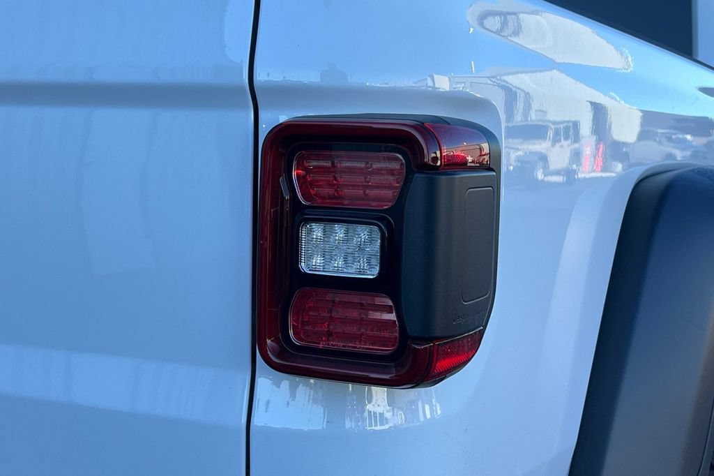 New 2026 Jeep Gladiator Mojave w/ Safety Group AWD/4WD image 25