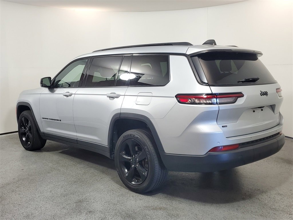 Used 2023 Jeep Grand Cherokee L Laredo image 5