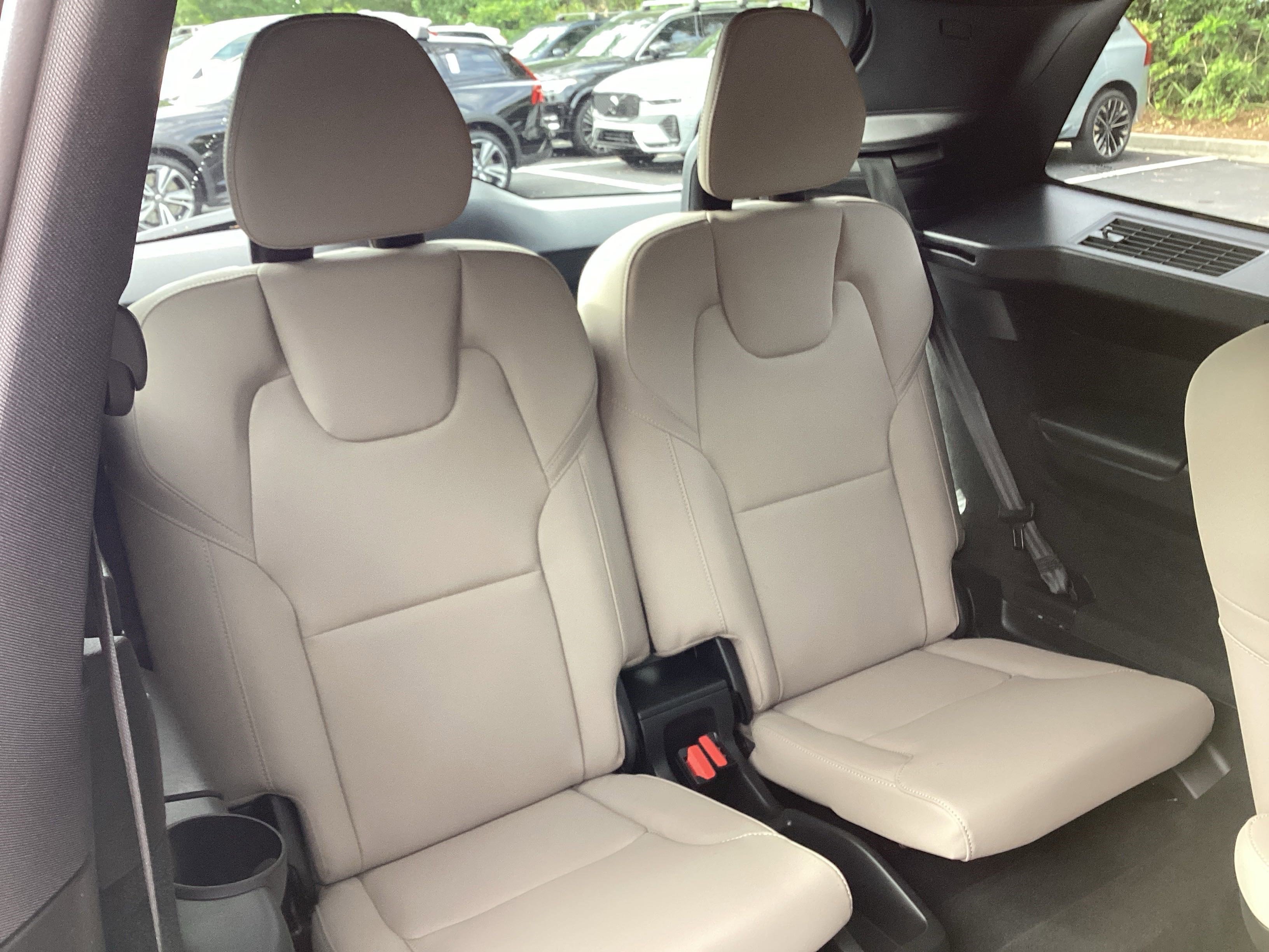 Used 2026 Volvo XC90 B6 Plus w/ Protection Package Premier AWD/4WD image 34