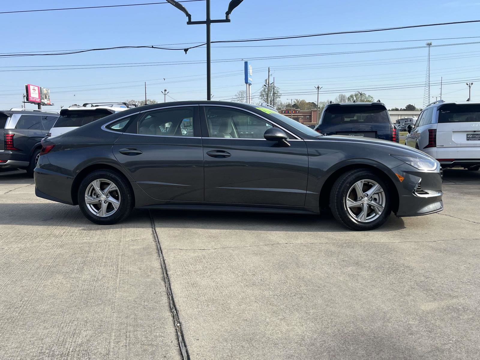 Certified 2023 Hyundai Sonata SE w/ Preferred Accessory Package FWD image 3