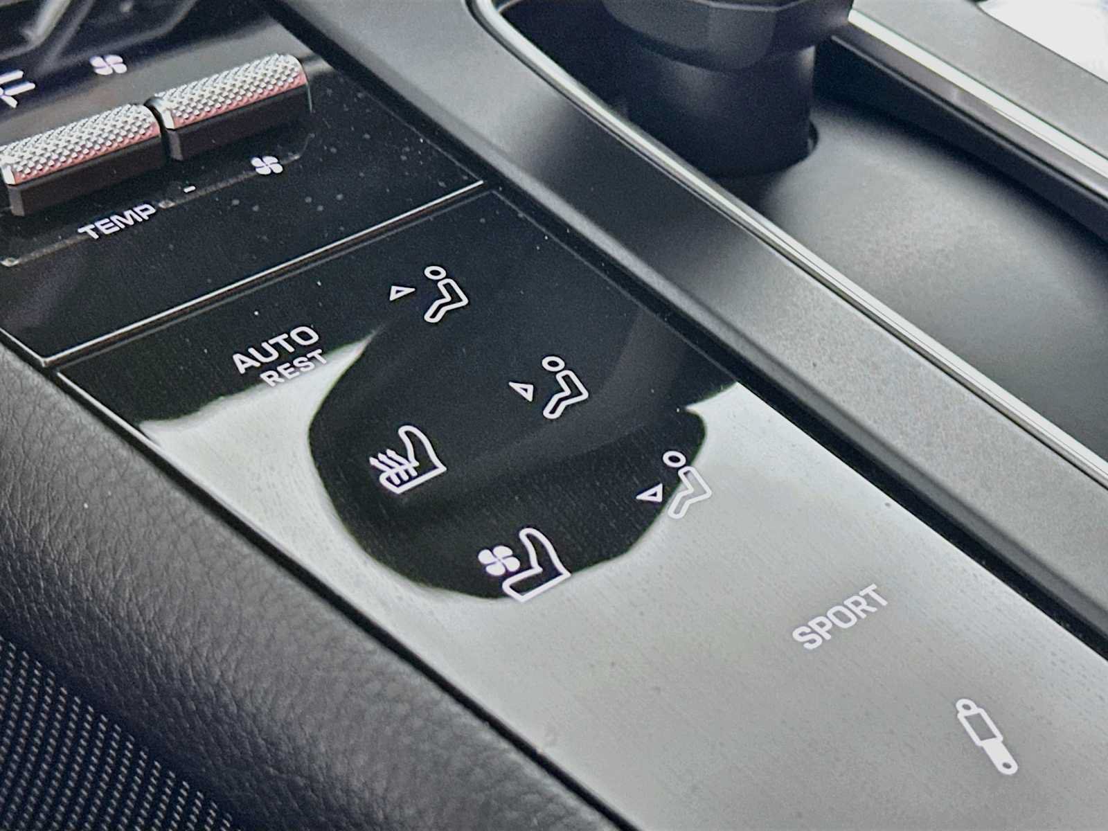 Certified 2025 Porsche Macan S AWD/4WD image 21