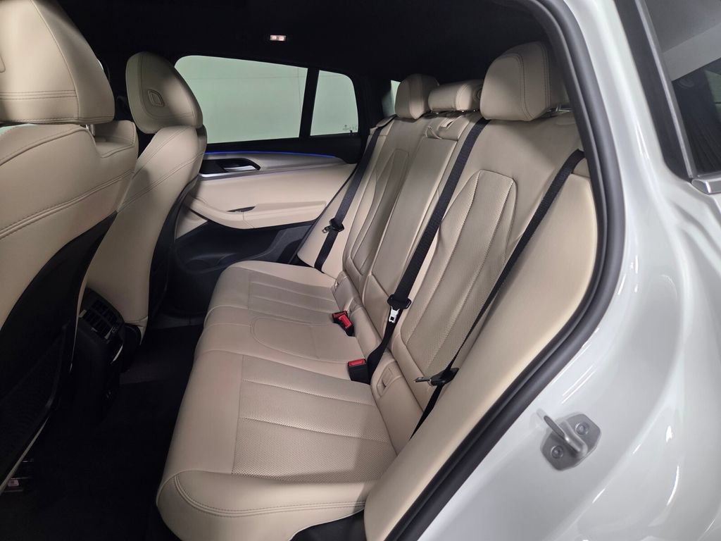 Used 2025 BMW X4 xDrive30i AWD/4WD image 23