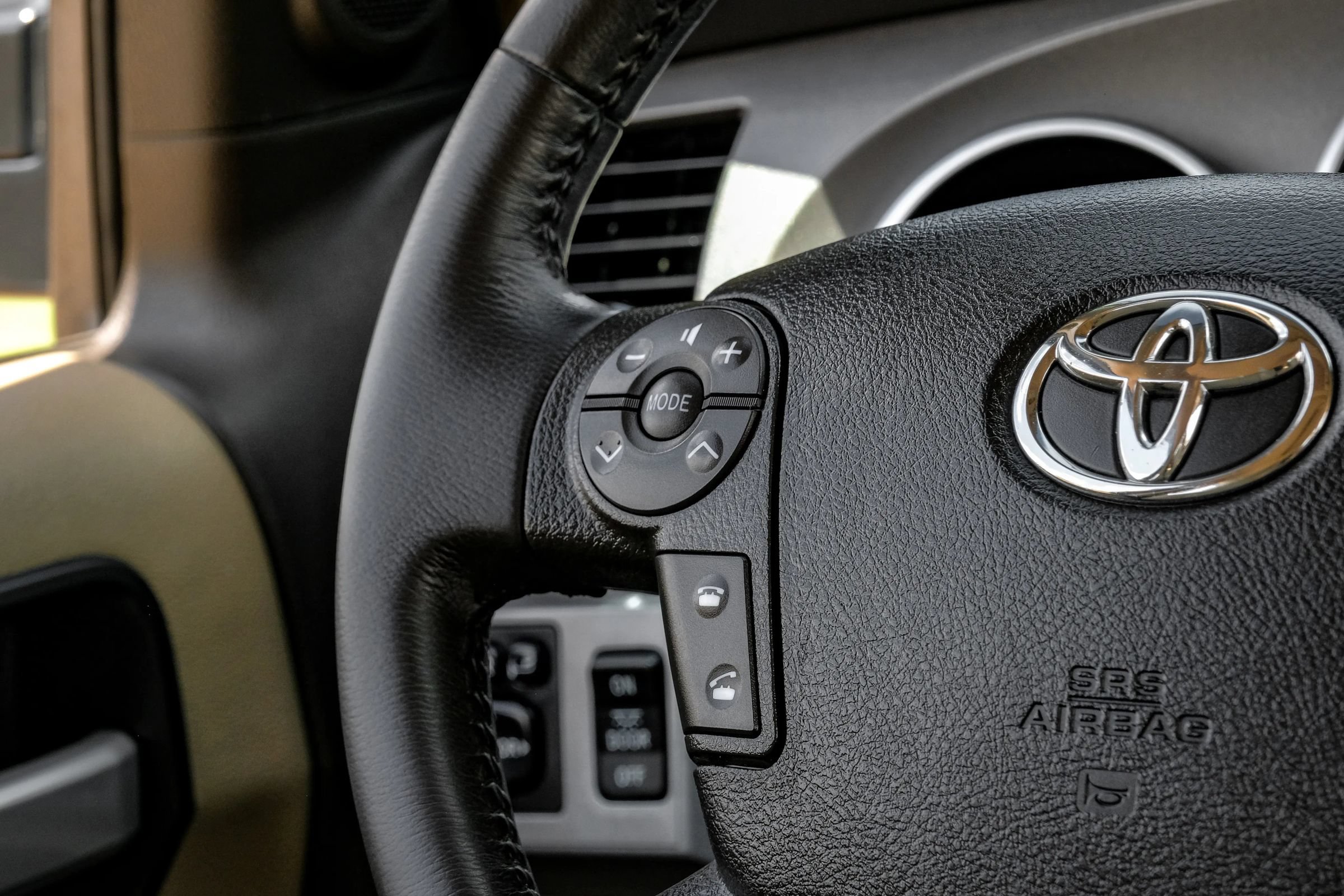 Used 2011 Toyota Sequoia Limited RWD image 14