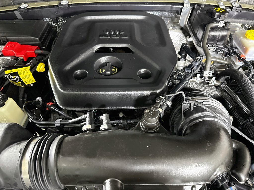 Used 2025 Jeep Wrangler Sport AWD/4WD image 30