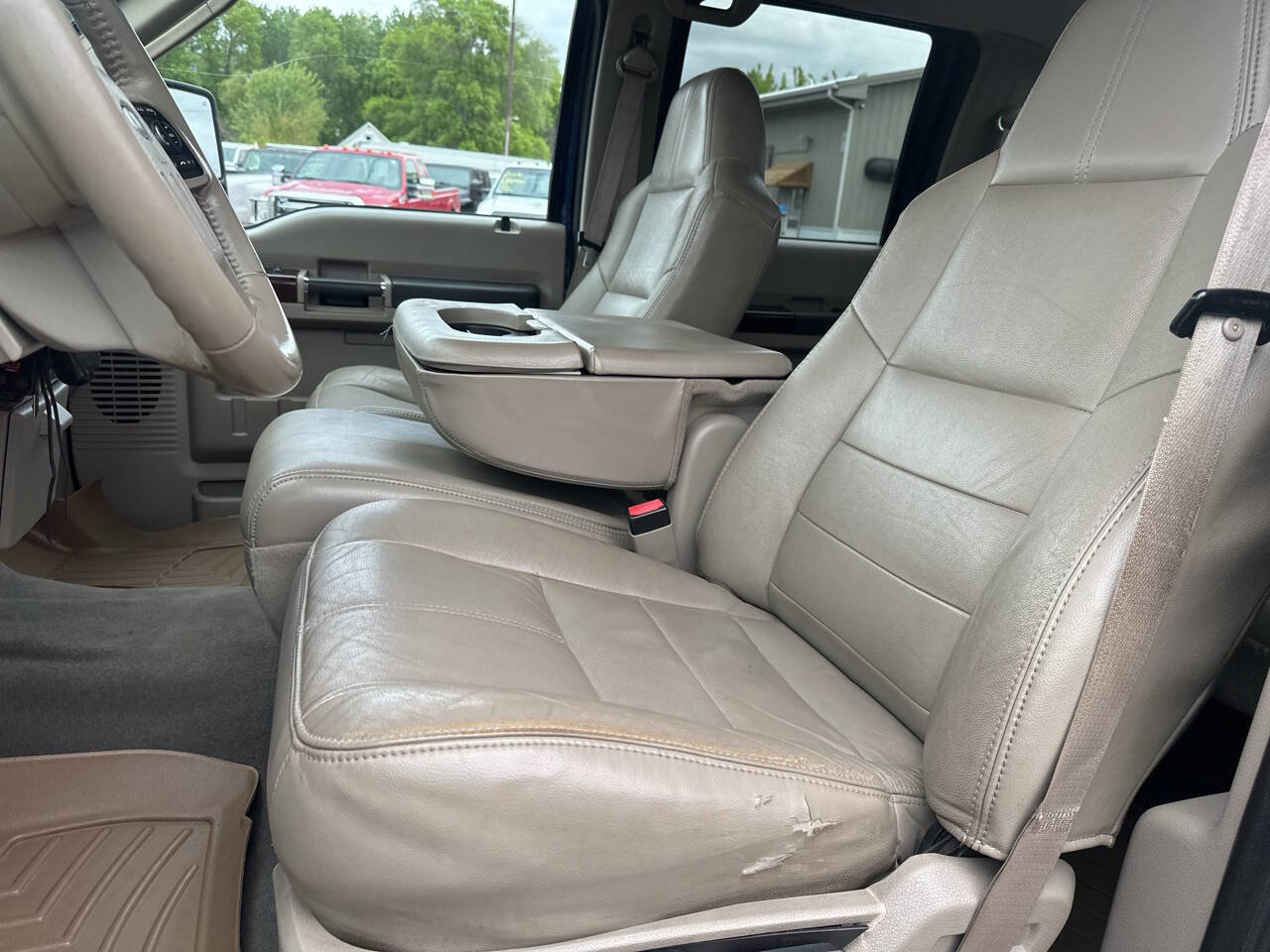 Used 2010 Ford F350 Lariat image 32