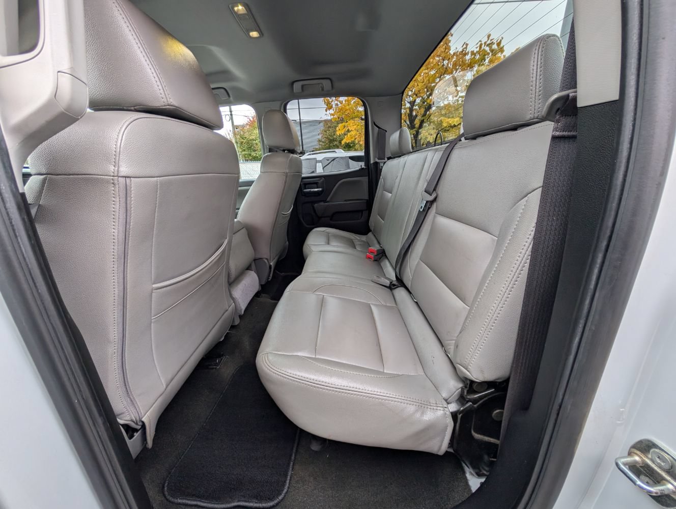 Used 2017 Chevrolet Silverado 1500 Custom w/ Custom Convenience Package RWD image 17