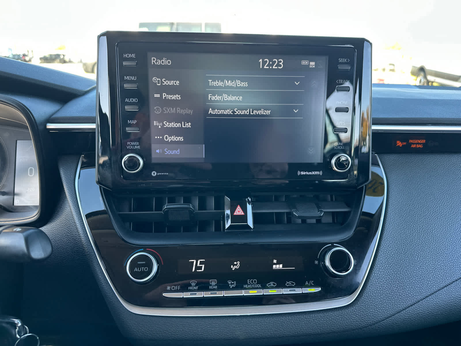 Used 2022 Toyota Corolla LE image 21