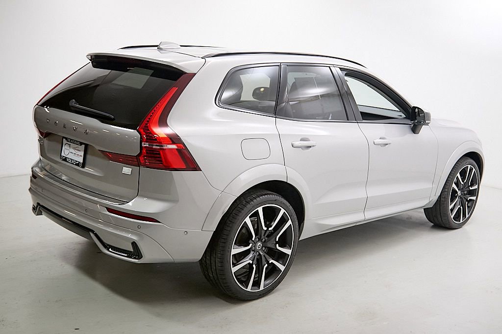 Certified 2024 Volvo XC60 T8 Ultimate w/ Protection Package Premier image 9