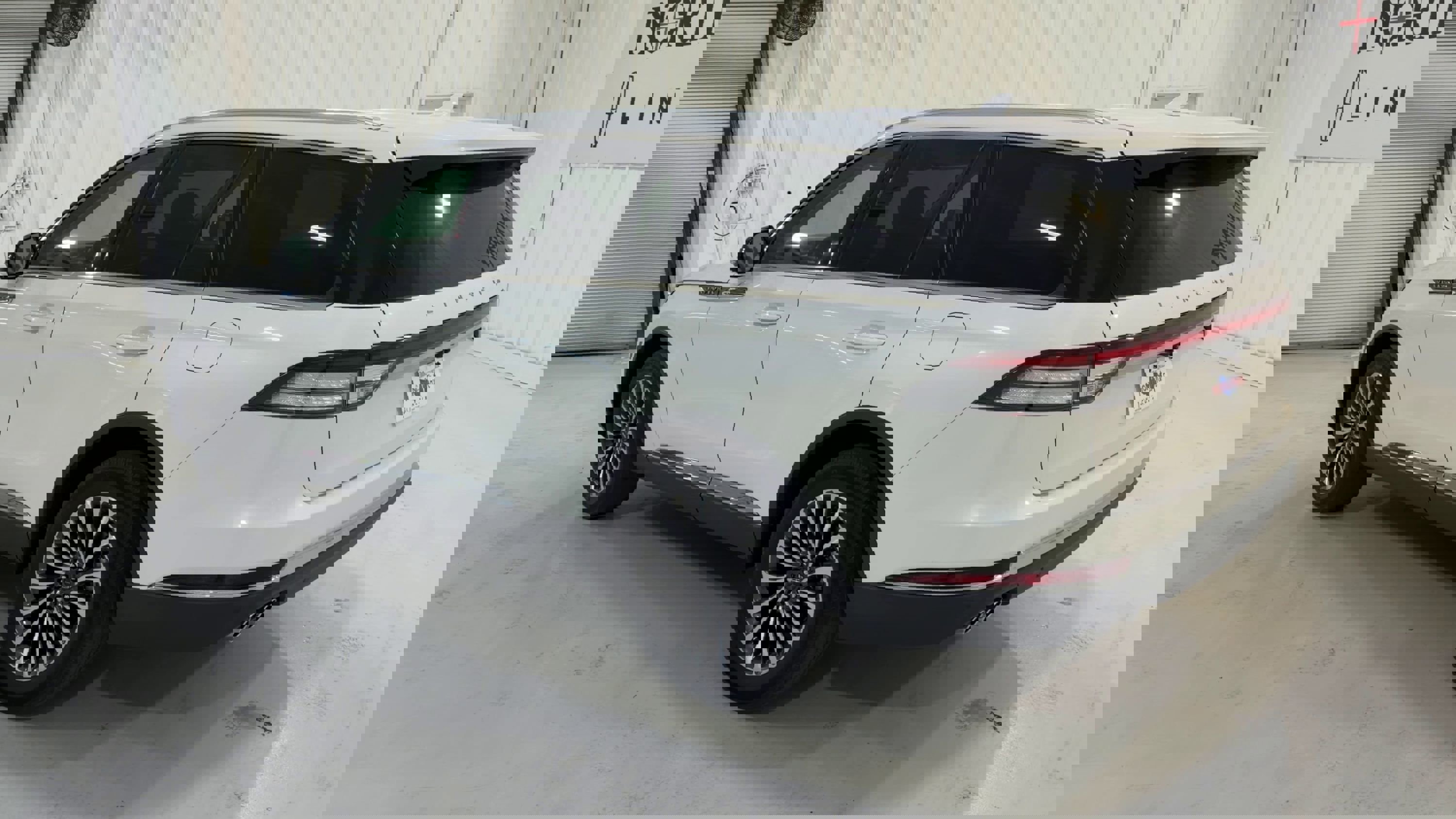 Used 2022 Lincoln Aviator AWD w/ Premium Package image 7