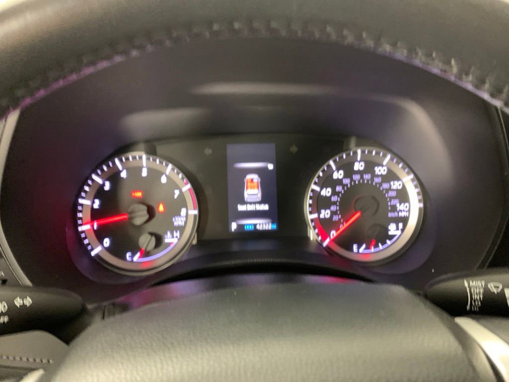 Used 2022 Toyota Highlander LE AWD/4WD image 19