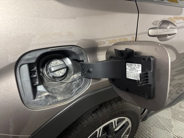 Used 2025 Subaru Forester Premium AWD/4WD image 40