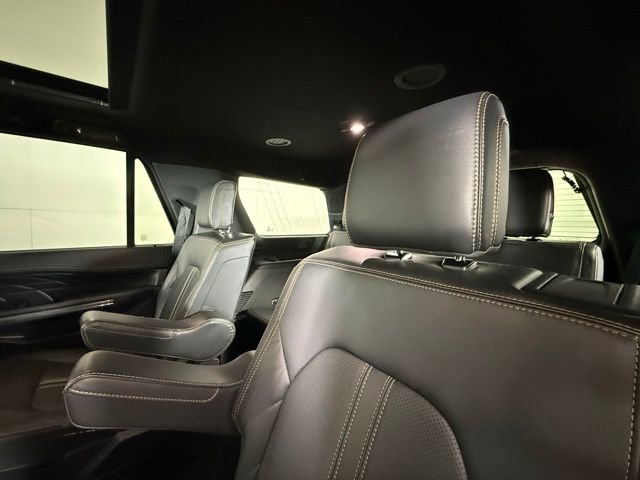 Used 2024 Ford Expedition Platinum image 23