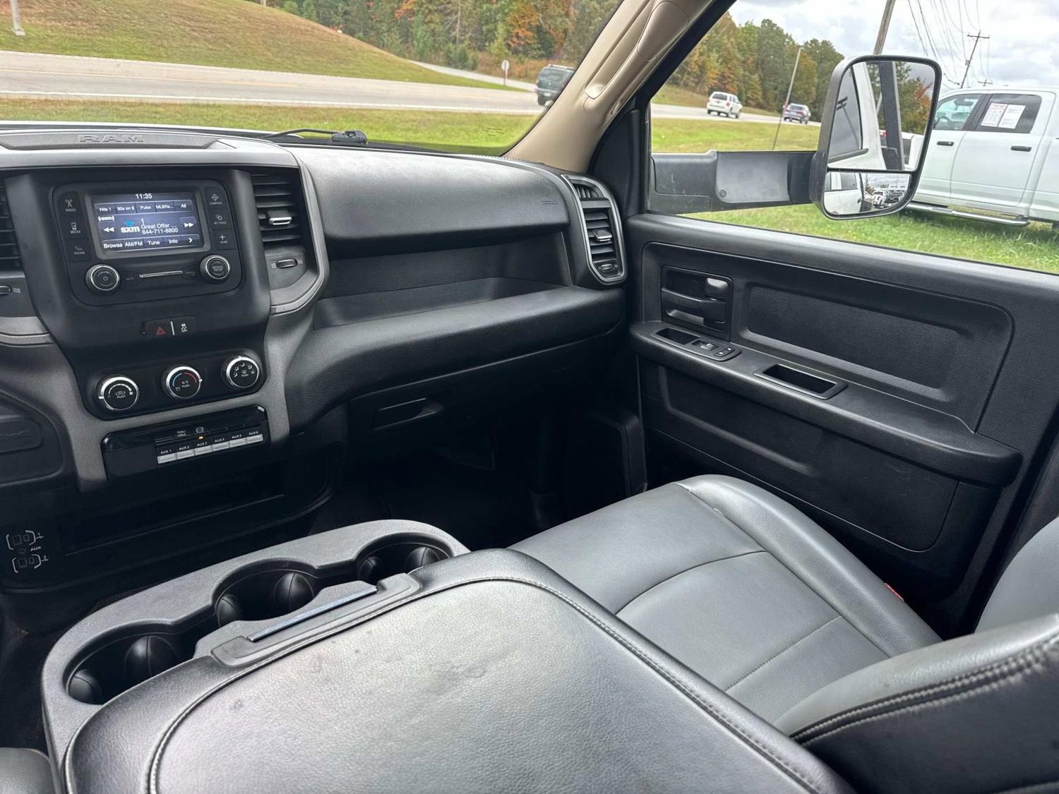Used 2019 RAM 3500 Tradesman w/ Chrome Appearance Group image 17