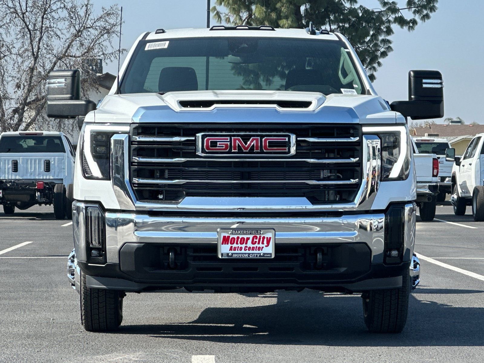 New 2026 GMC Sierra 3500 SLE w/ SLE Convenience Package RWD image 9