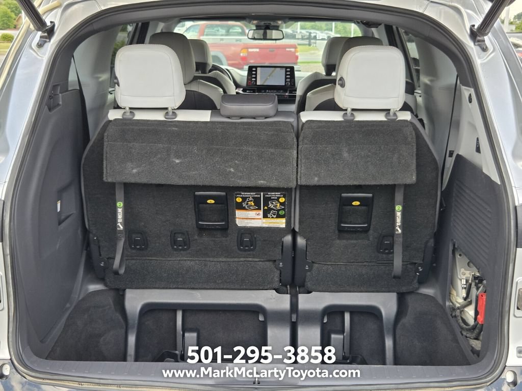 Used 2021 Toyota Sienna XSE w/ XSE Plus Package FWD image 12