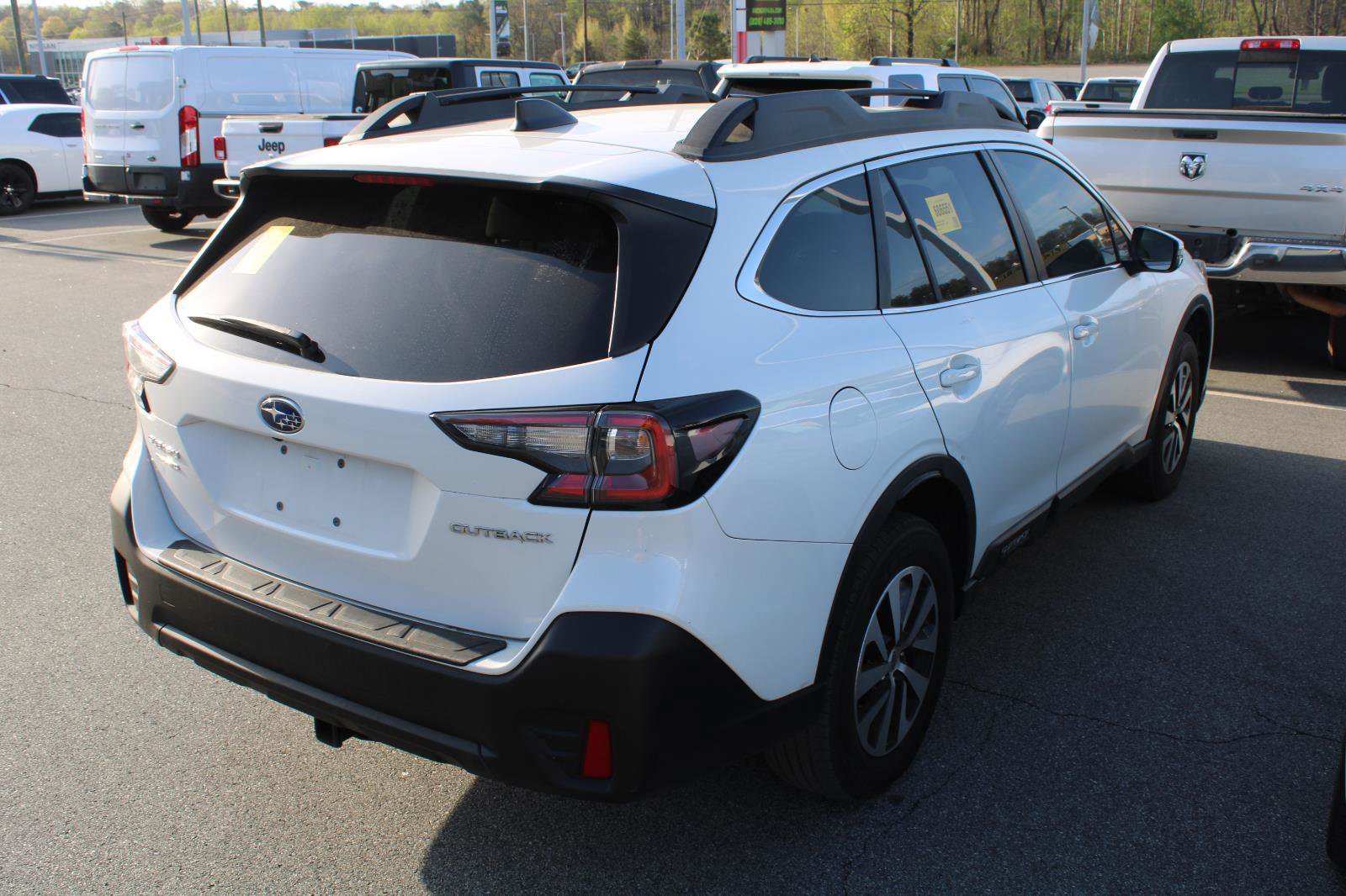 Used 2022 Subaru Outback Premium image 3