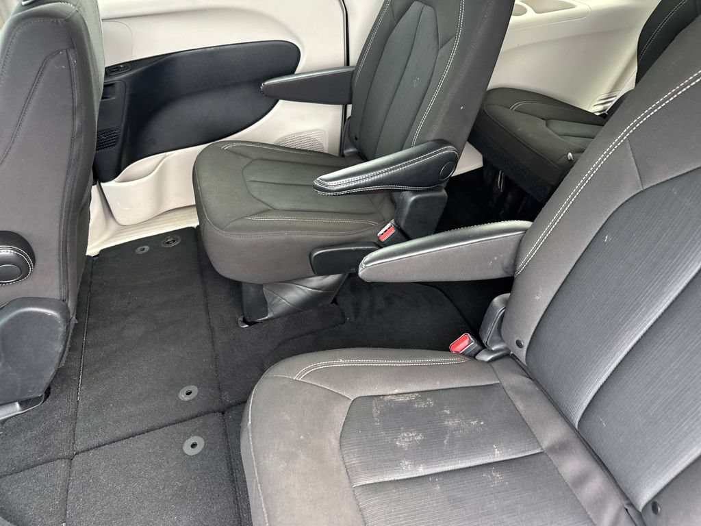 Used 2023 Chrysler Voyager LX FWD image 17