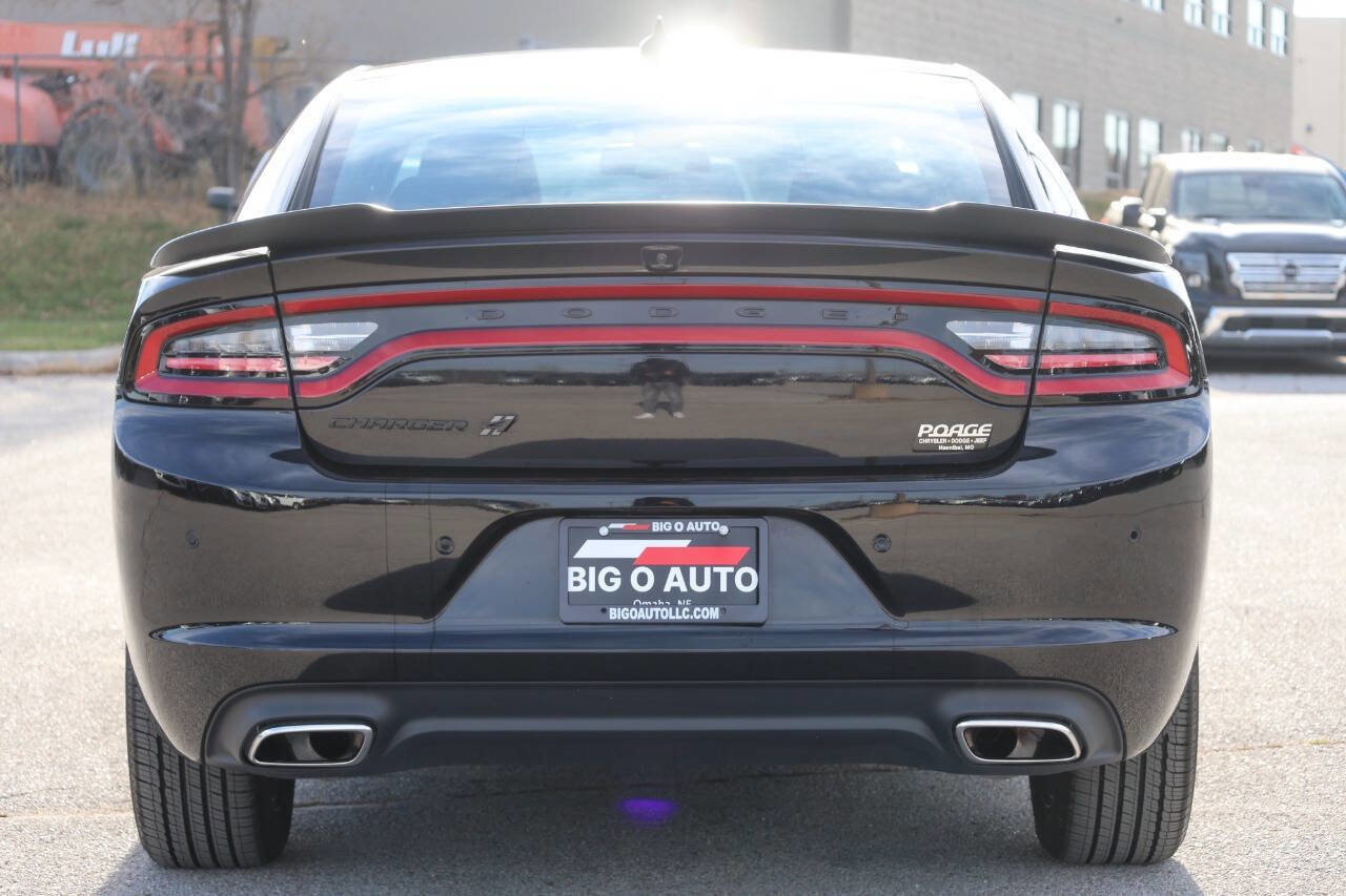 Used 2022 Dodge Charger SXT w/ Blacktop Package image 10