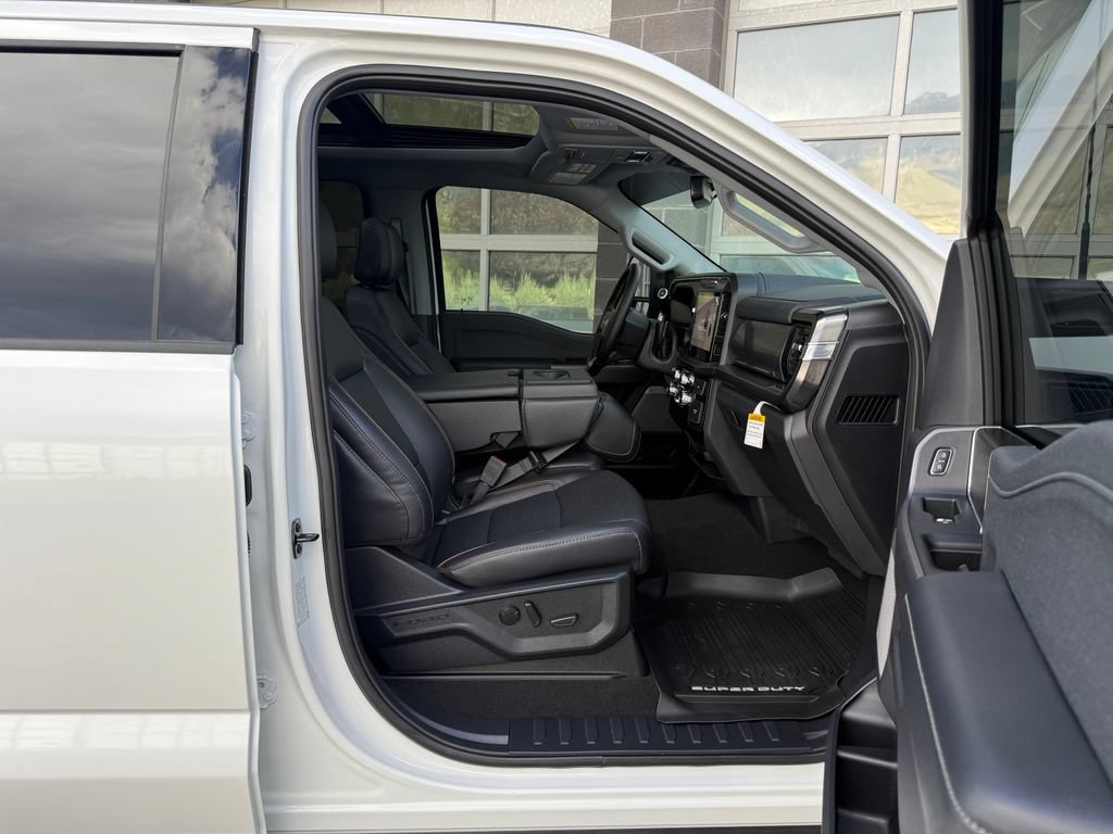 Used 2026 Ford F350 Lariat w/ Black Appearance Package AWD/4WD image 48