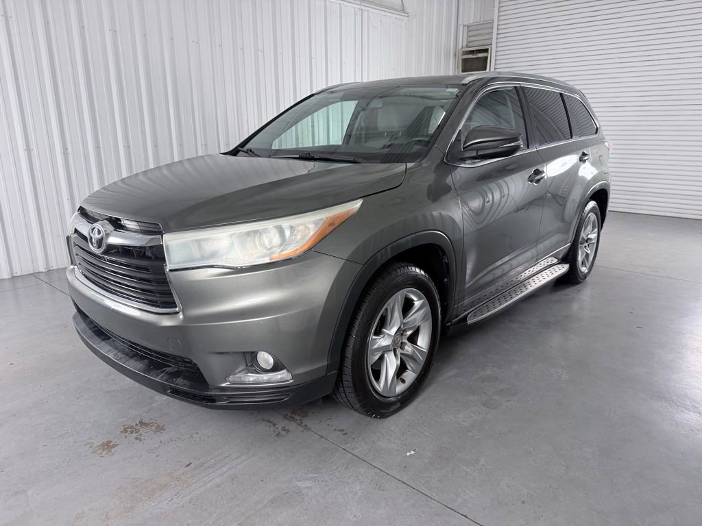 Used 2015 Toyota Highlander Limited FWD video 1