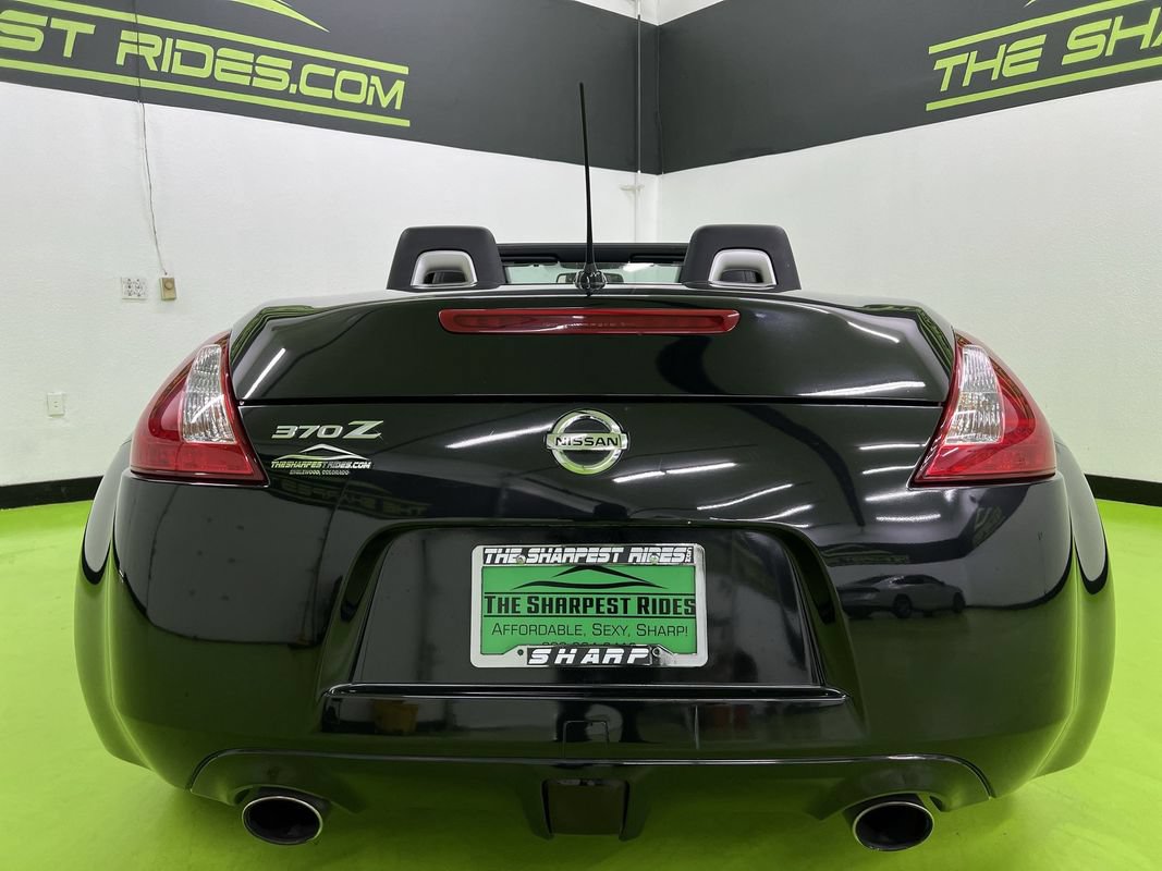 Used 2012 Nissan 370Z Touring RWD image 8
