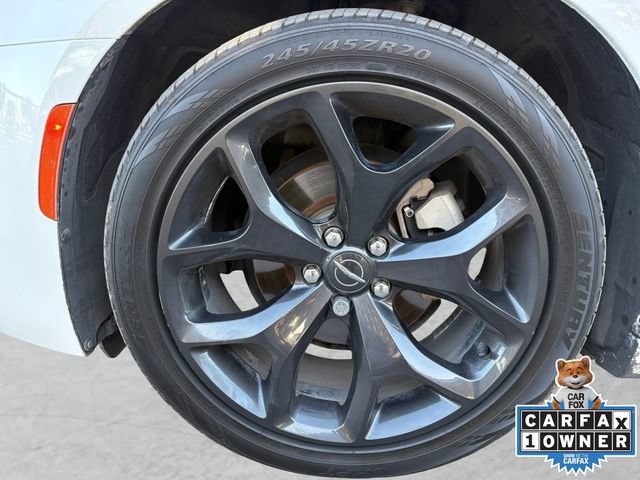 Used 2021 Chrysler 300 Touring w/ Sport Appearance Package RWD image 23