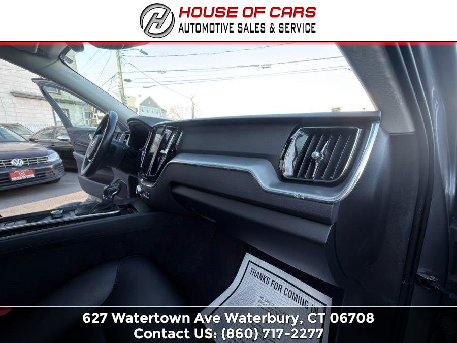 Used 2018 Volvo XC60 T5 Momentum w/ Vision Package image 34