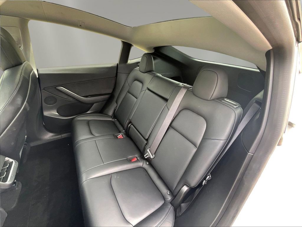 Used 2021 Tesla Model Y Long Range AWD/4WD image 21