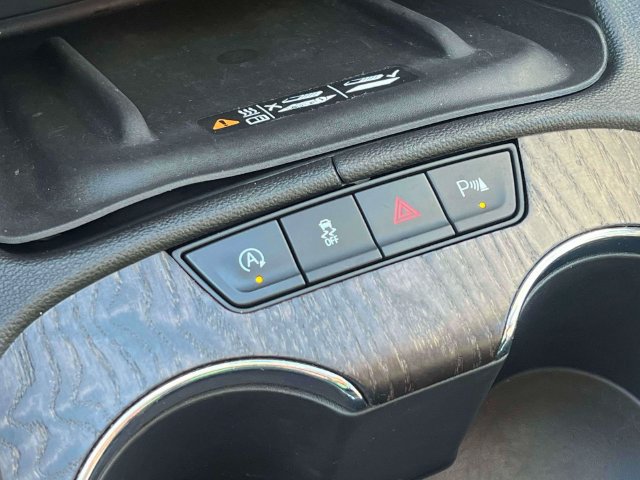 Used 2021 GMC Acadia Denali w/ Denali Ultimate Package AWD/4WD image 16
