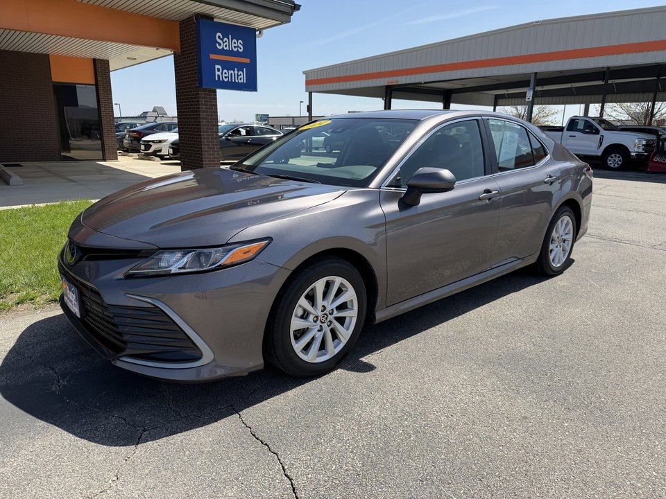 Used 2024 Toyota Camry LE AWD/4WD image 29