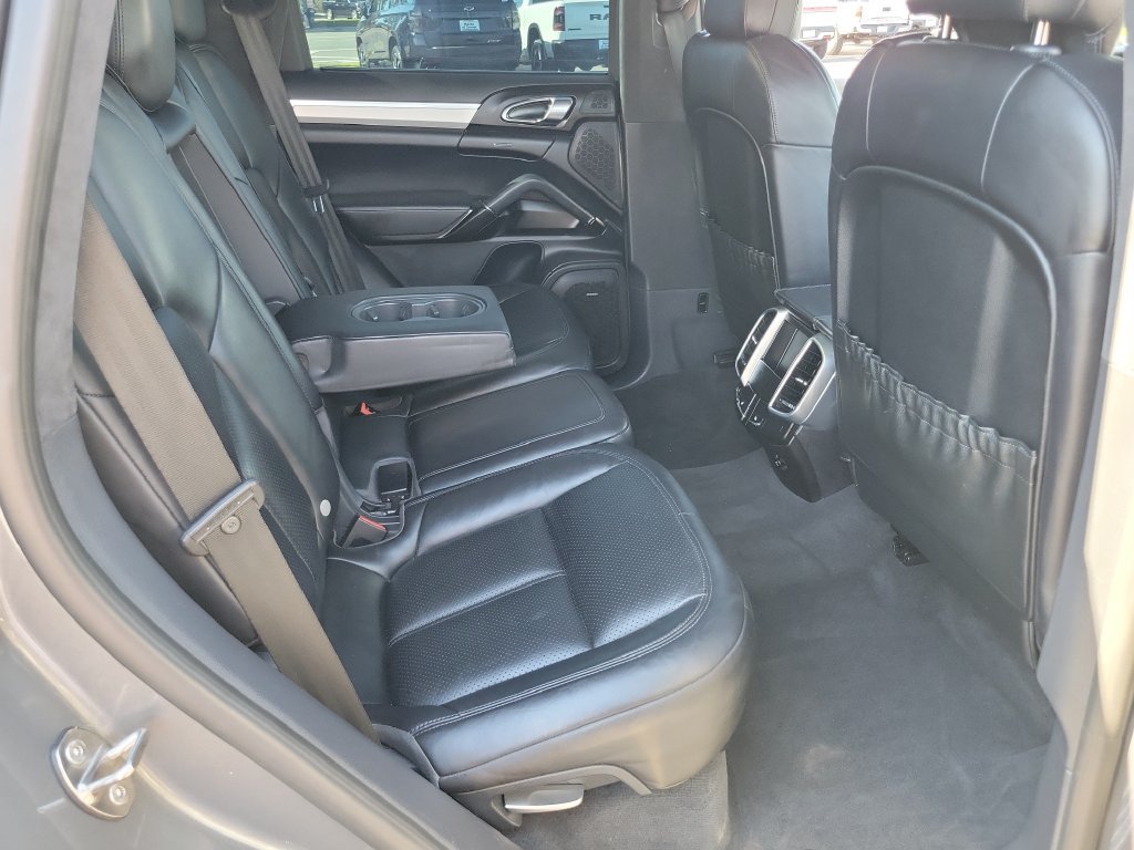 Used 2016 Porsche Cayenne GTS AWD/4WD image 21