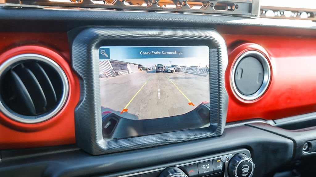 Used 2023 Jeep Gladiator Rubicon w/ Trailer Tow Package AWD/4WD image 29