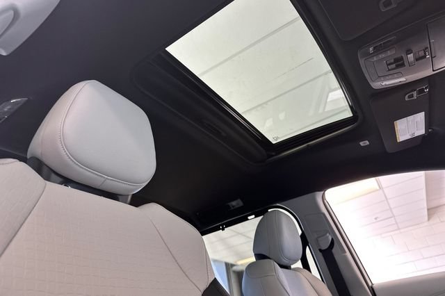 Certified 2026 Toyota Sienna XSE FWD image 23