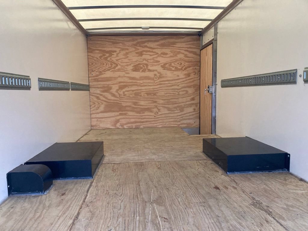 Used 2025 Ford E-450 and Econoline 450 Super Duty w/ Power Equipment Group RWD image 22